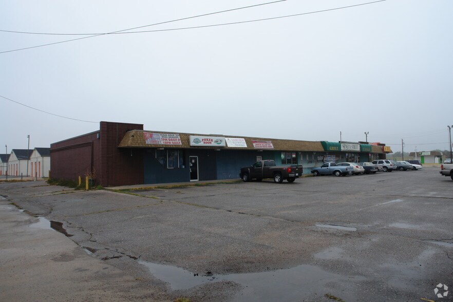 More Photos Of 3835 S Seneca St, Wichita Unknown For Lease