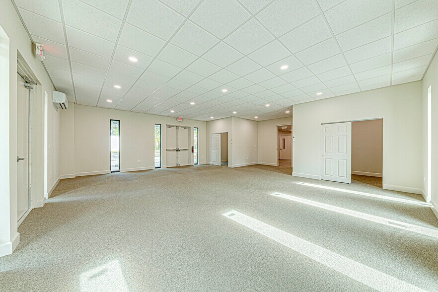 More Photos Of 2803 S Bay St, Eustis Medical For Sale