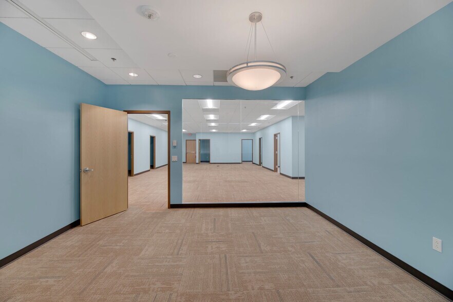 More Photos Of 10021 Balls Ford Rd, Manassas Office For Lease