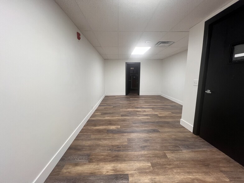 More Photos Of 494 Belmont Ave, Springfield Funeral Home For Lease