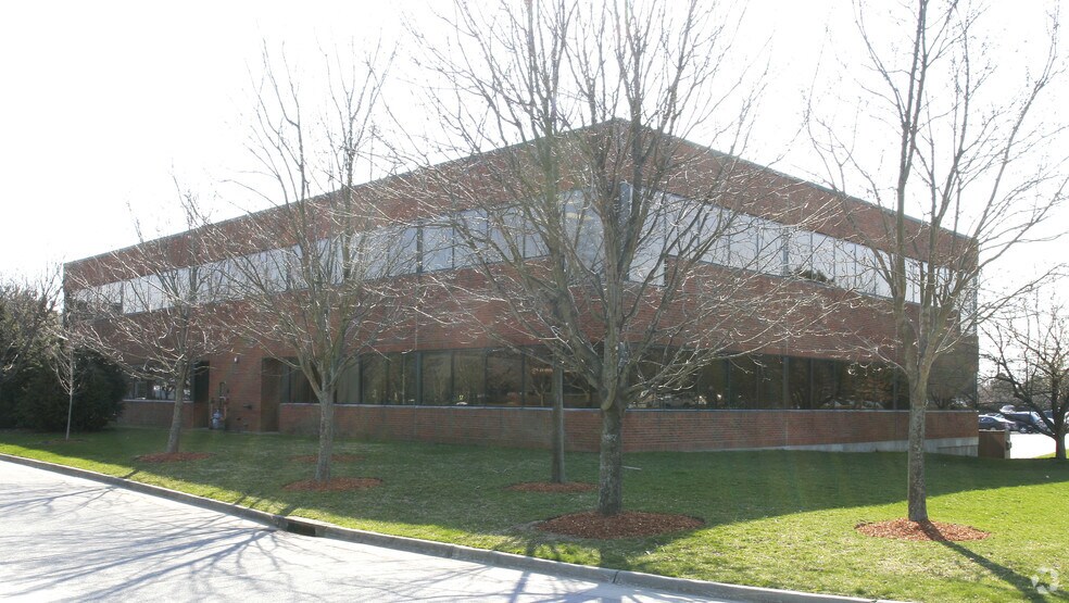 More Photos Of 4 Shaws Cv, New London Medical For Lease