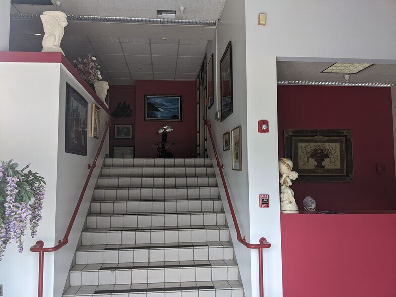 More Photos Of 184 Salem Ave, Dayton Office Residential For Lease