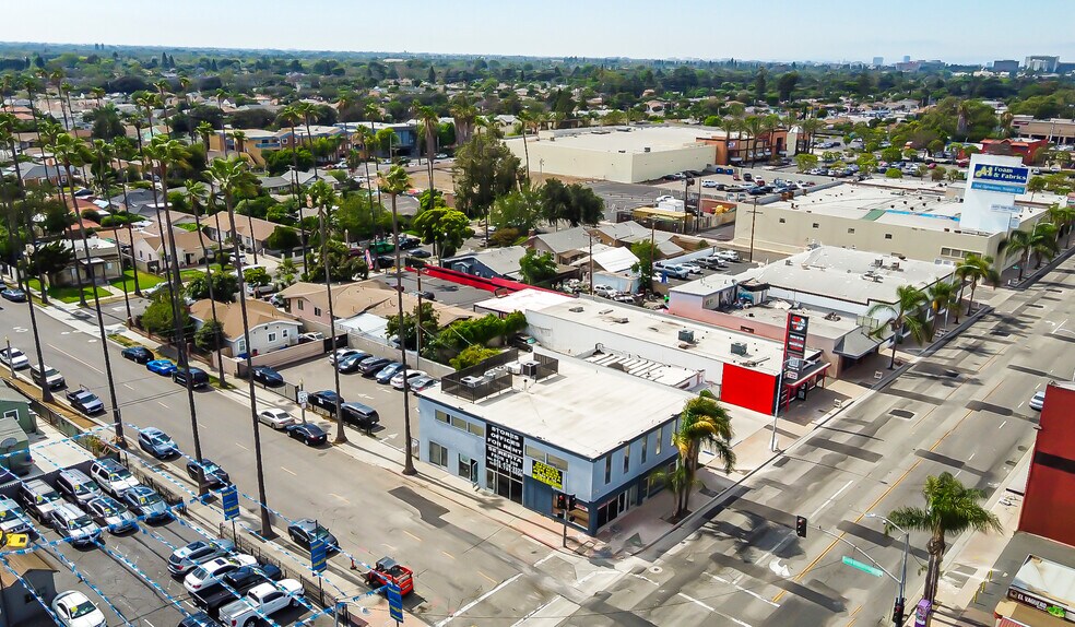 More Photos Of 1926 S Main St, Santa Ana Office For Lease