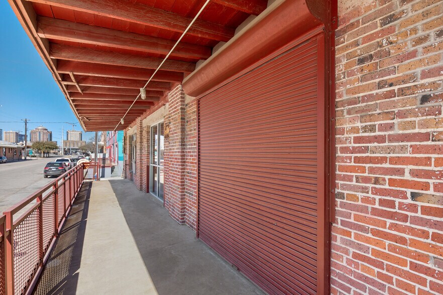 More Photos Of 2315 Commerce St, Houston Unknown For Lease