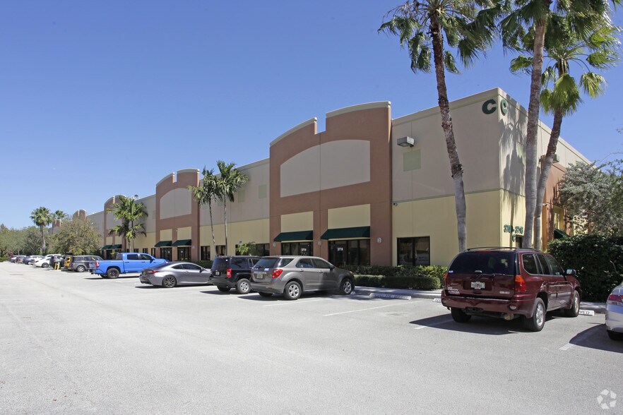 More Photos Of 3700-3718 SW 30th Ave, Fort Lauderdale Warehouse For Sale