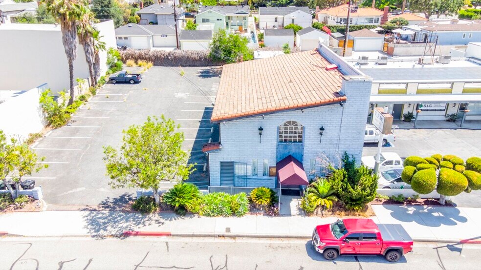 More Photos Of 2941-2943 Honolulu Ave, La Crescenta Restaurant For Sale