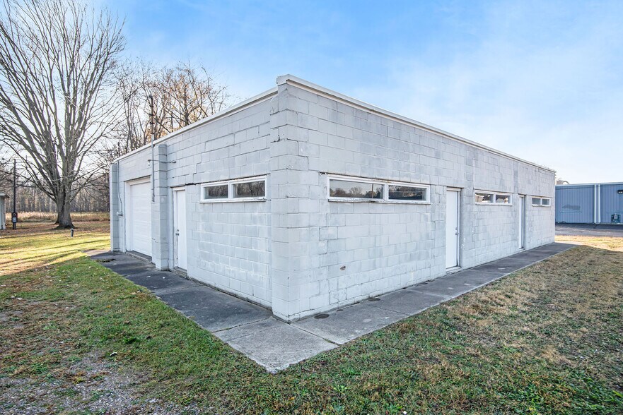 More Photos Of 1124 N Saginaw St, Durand Warehouse For Sale