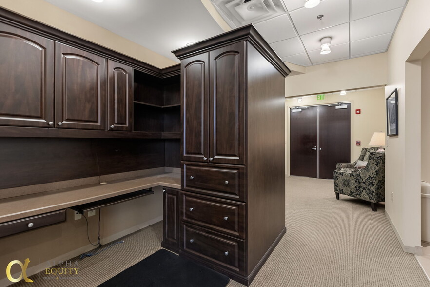 More Photos Of 1525 International Pky, Lake Mary Office For Sale