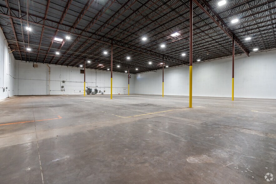 More Photos Of 700 Eight Twenty Blvd, Fort Worth Unknown For Lease