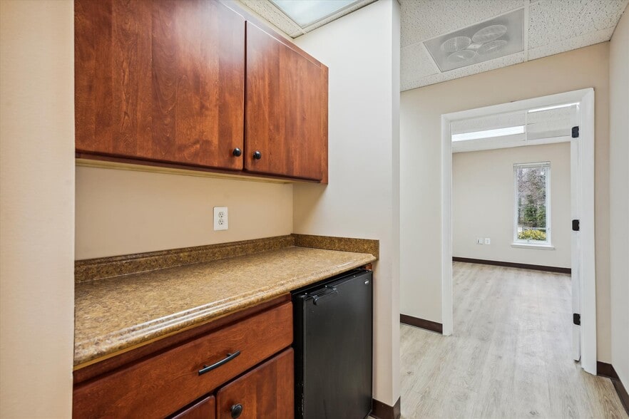 More Photos Of 9522 State Route 29, Fairfax Loft Creative Space For Sale