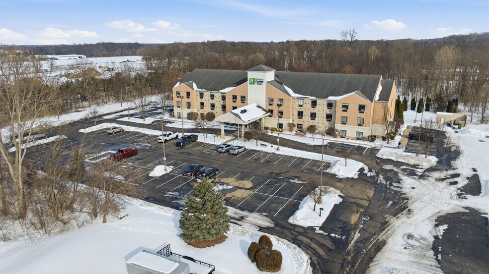 Primary Photo Of 3610 S Nappanee St, Elkhart Hotel For Sale