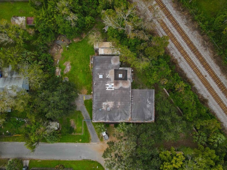 More Photos Of 800 James St, Jacksonville Warehouse For Lease