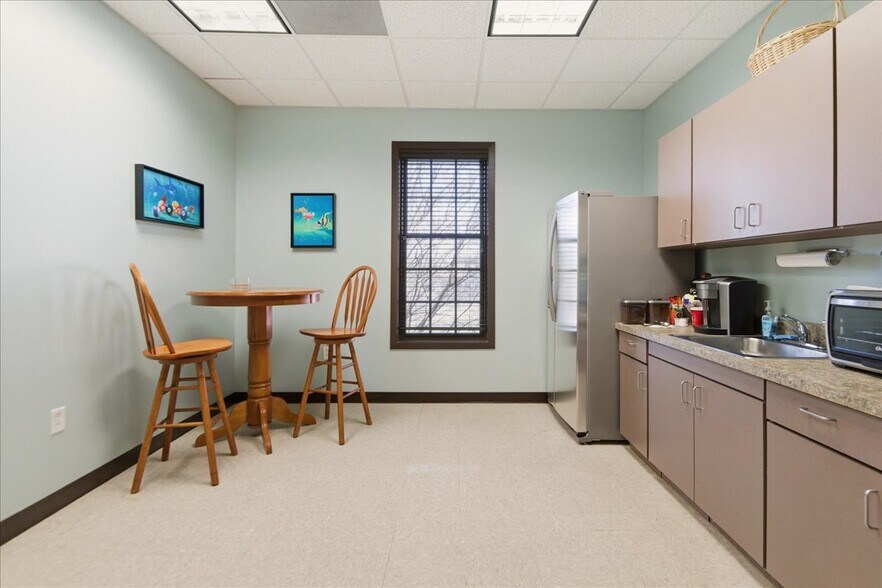 More Photos Of 1149-1177 Jefferson Green Cir, Midlothian Office For Sale