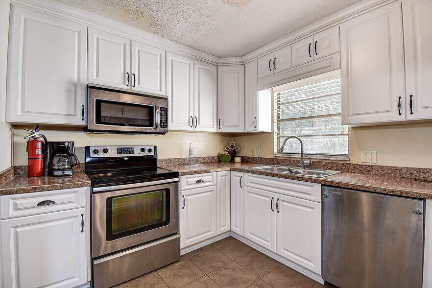 More Photos Of 11425 Sun Rd, Dade City Healthcare For Sale