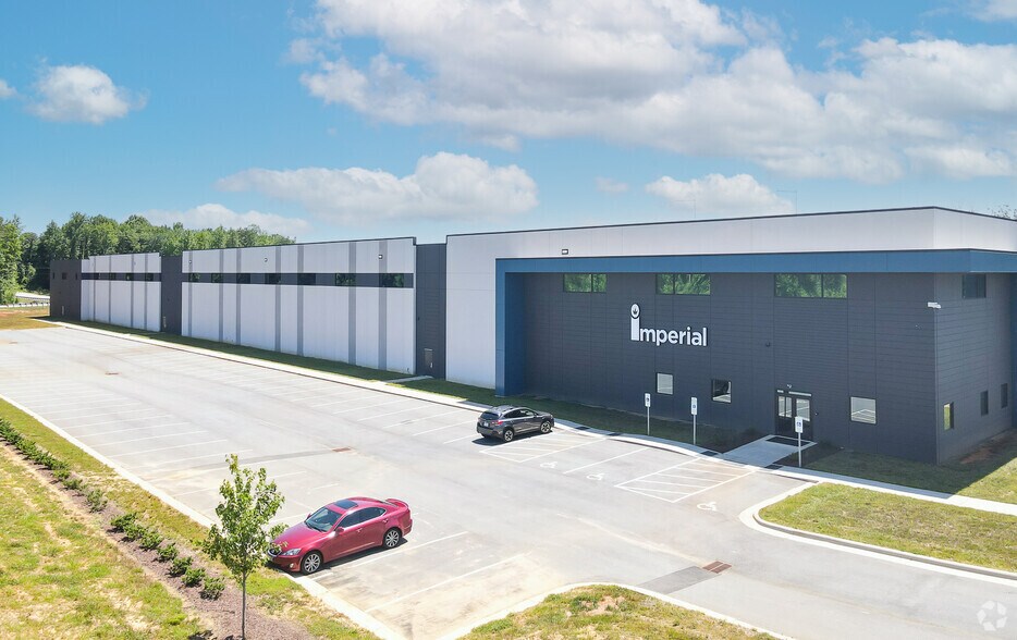 More Photos Of 101 Chamandy Dr, Salisbury Distribution For Sale