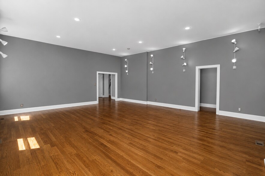 More Photos Of 4301 Arco Ave, Saint Louis Storefront Retail Residential For Lease