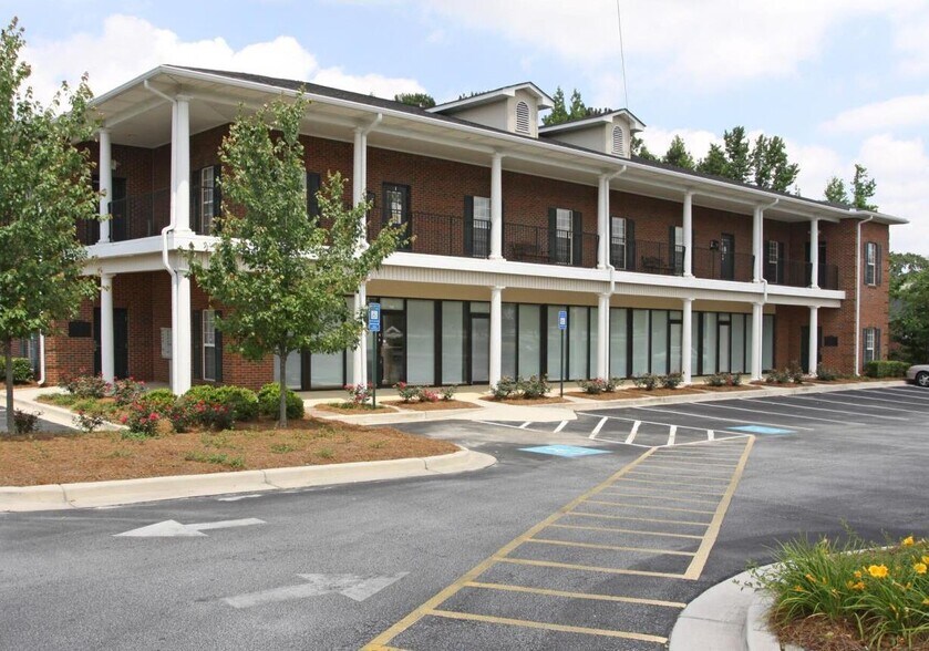 More Photos Of 1075 Cooper Rd, Grayson Medical For Lease