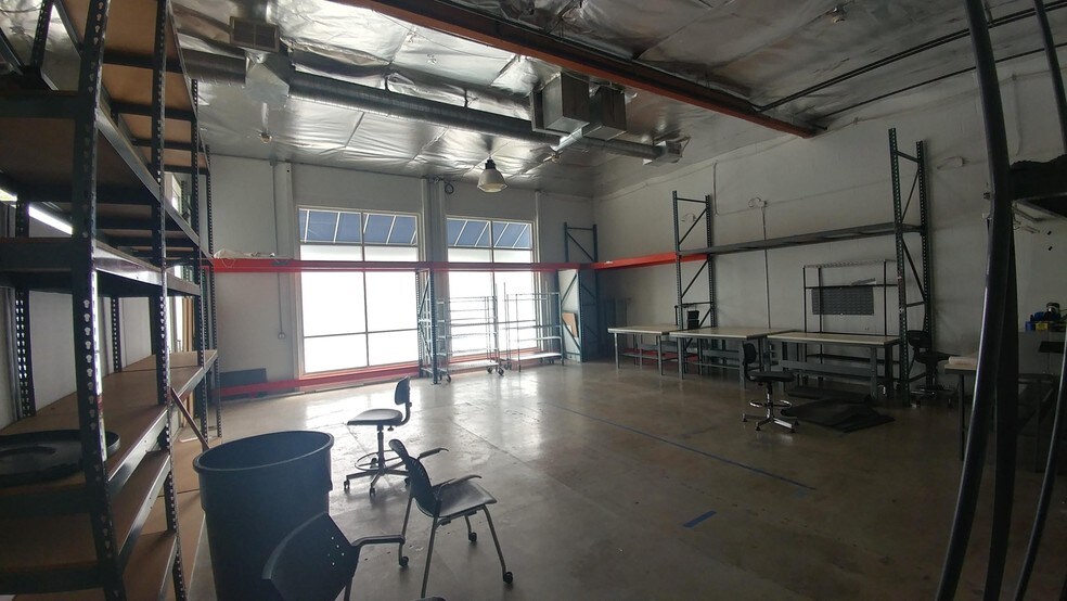 More Photos Of 31-77 W Del Mar Blvd, Pasadena Warehouse For Lease