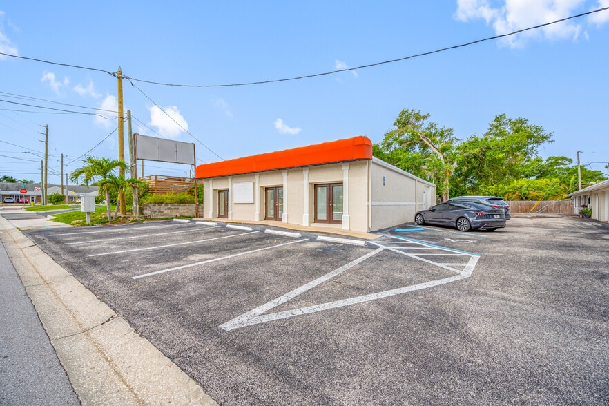 Primary Photo Of 1230 Lady Marion Ln, Dunedin Flex For Lease
