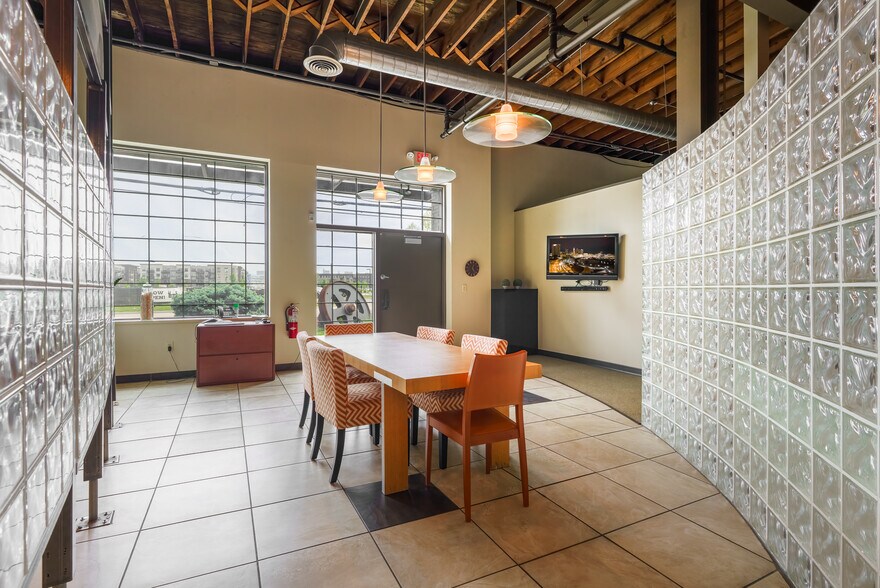 More Photos Of 815 Grandview Ave, Columbus Loft Creative Space For Sale