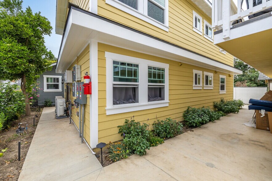 More Photos Of 618 S Van Ness Ave, Santa Ana Apartments For Sale