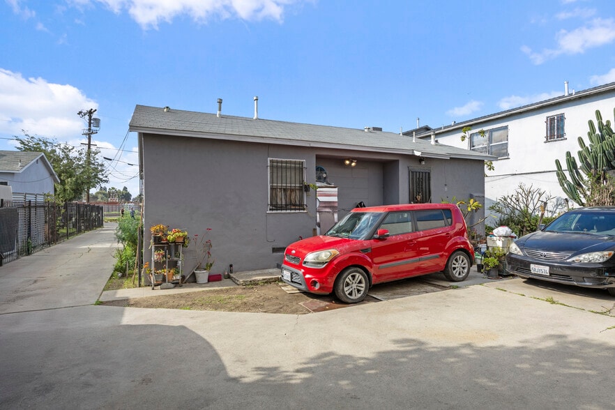 More Photos Of 11008 Willowbrook Ave, Los Angeles Multifamily For Sale