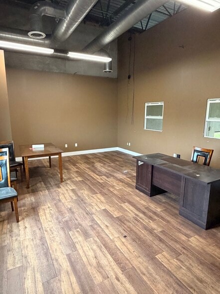 More Photos Of 572 Brewery Ln, Bourbonnais Showroom For Lease