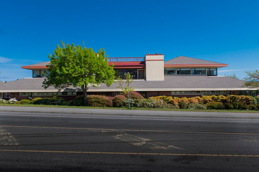 More Photos Of 6010 Brickyard Rd, Nanaimo Medical For Lease