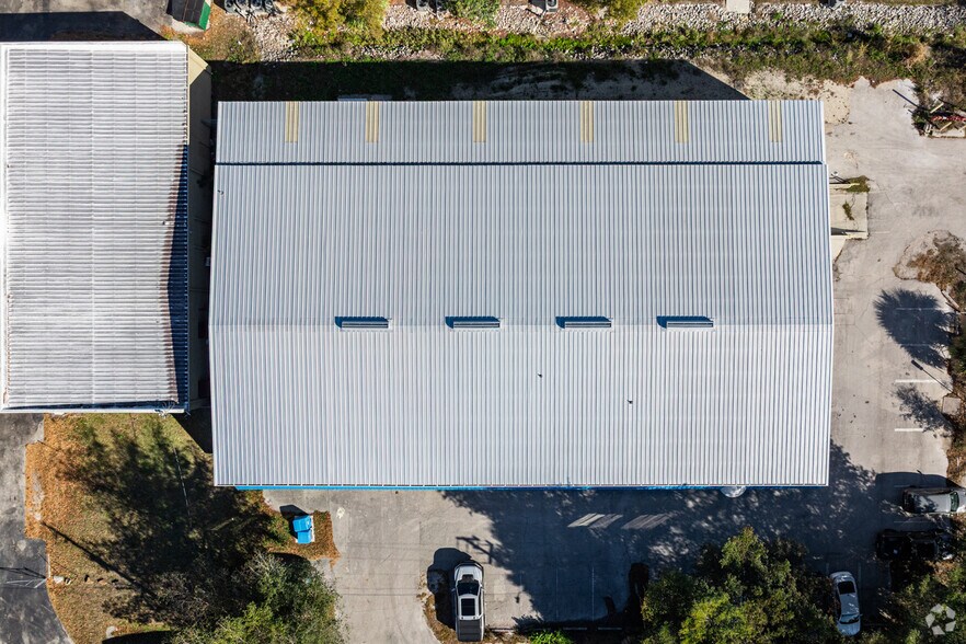 More Photos Of 2221 Corporation Blvd, Naples Light Manufacturing For Sale