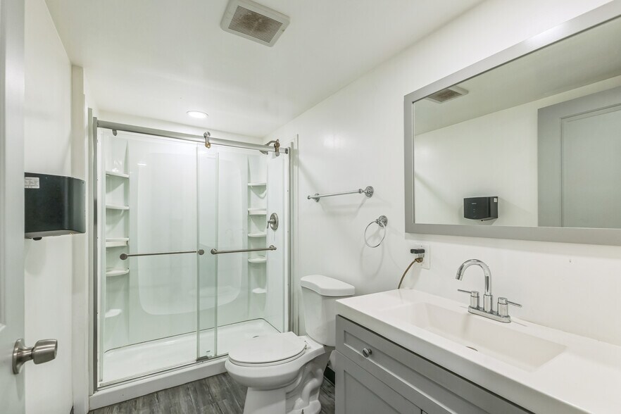 More Photos Of 6023 Belair Rd, Baltimore Auto Repair For Sale