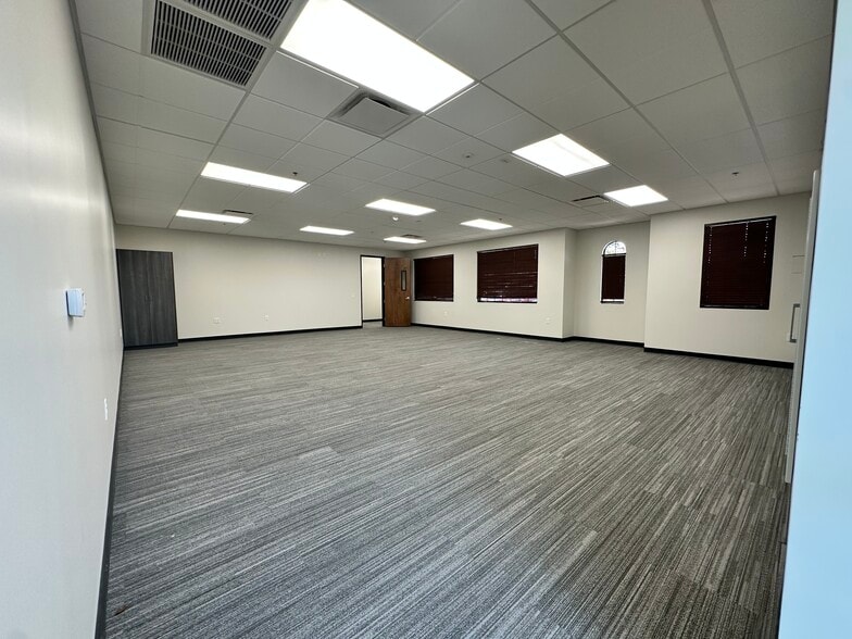 More Photos Of 3400 N Dysart Rd, Avondale Medical For Lease