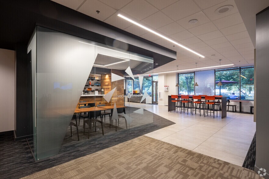 More Photos Of 275 Interstate North Cir SE, Atlanta Office For Lease