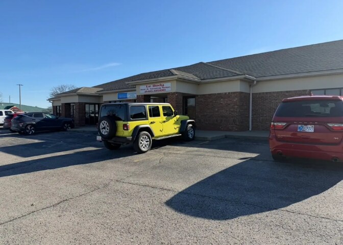 More Photos Of 203-215 Hunter Station Rd, Sellersburg Storefront Retail Office For Lease