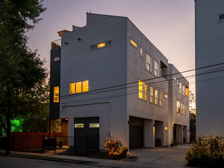 More Photos Of , Houston Multifamily For Sale