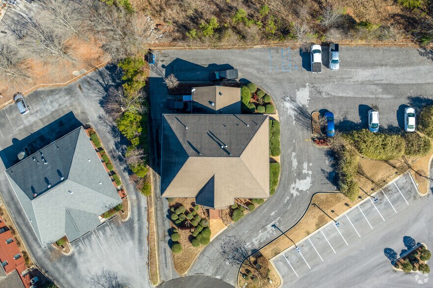 More Photos Of 2232 Cahaba Valley Dr, Birmingham Office For Lease