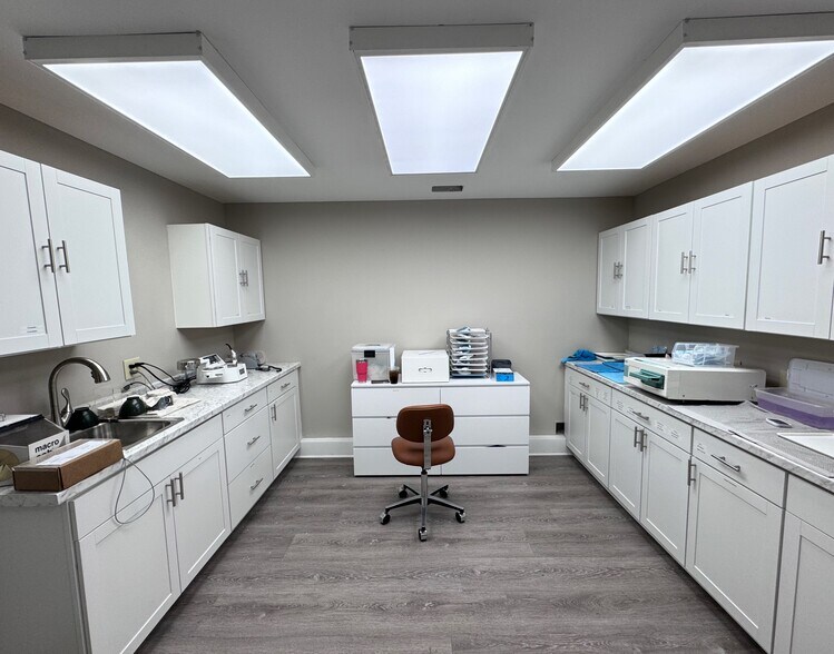 More Photos Of 80 Mountain Dr, Dahlonega Medical For Sale