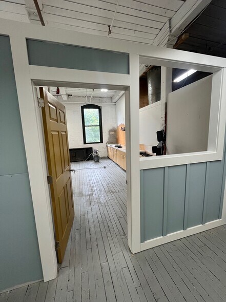 More Photos Of 12 Dundee Park Dr, Andover Office For Sale