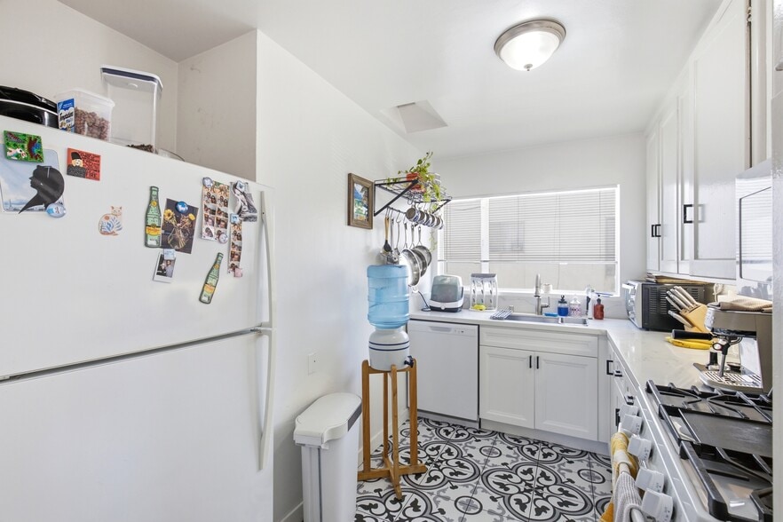 More Photos Of 4001 Riviera Dr, San Diego Apartments For Sale
