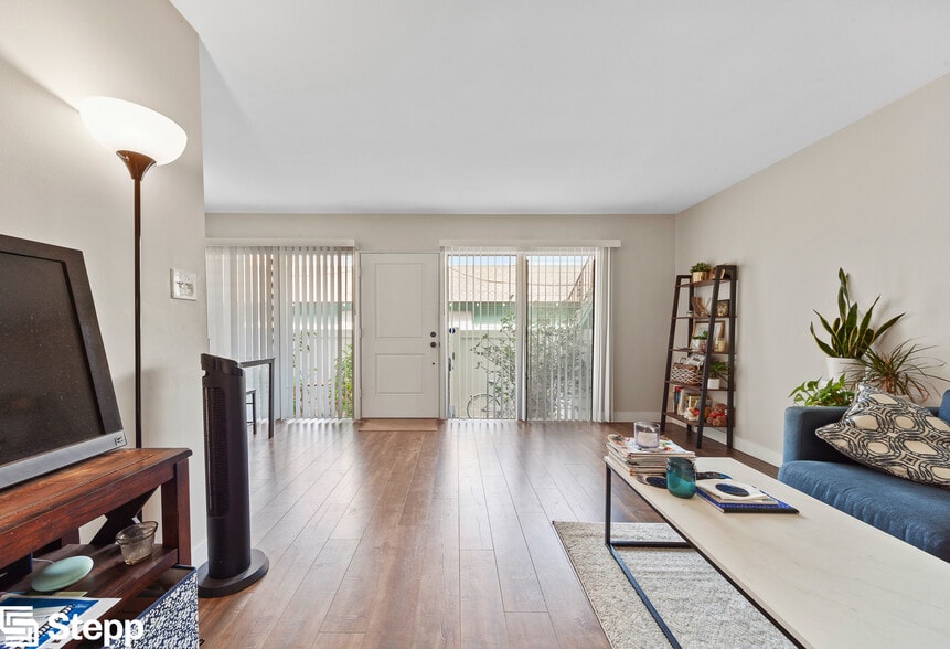 More Photos Of 1142-1148 E 1st St, Long Beach Apartments For Sale