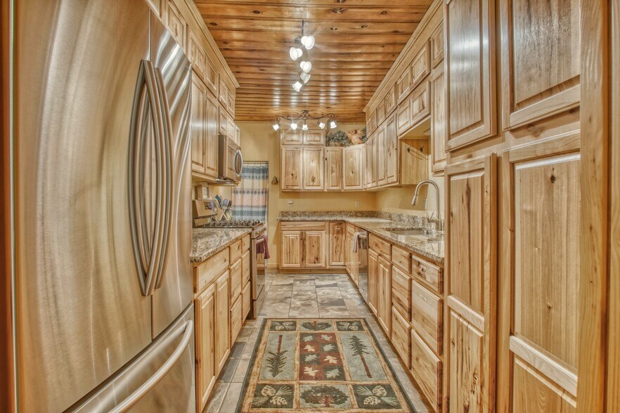 More Photos Of 140 Main St, Greer Specialty For Sale