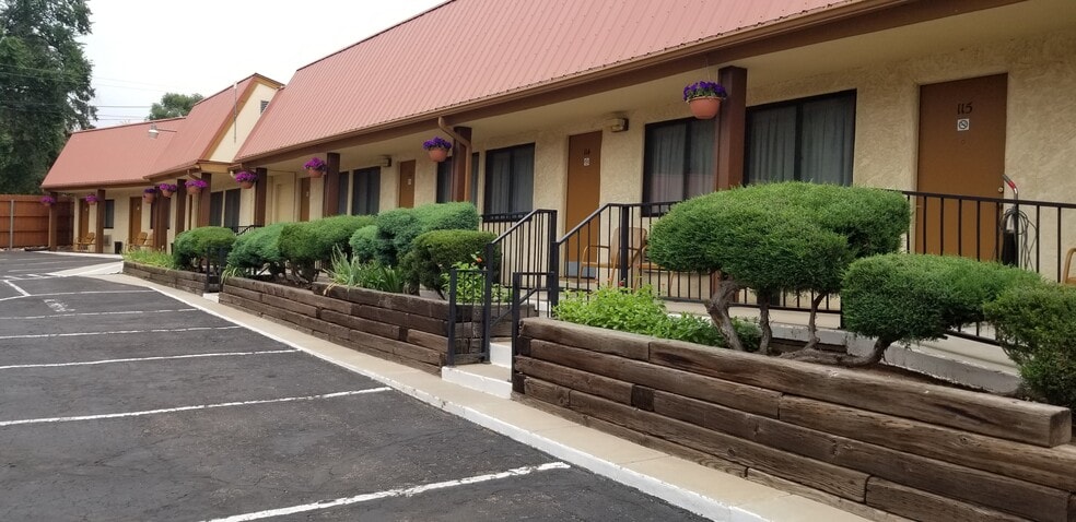 More Photos Of 3518 W Colorado Ave, Colorado Springs Hotel For Sale