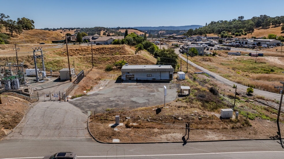 More Photos Of 11020 N State Highway 49, Martell Freestanding For Sale