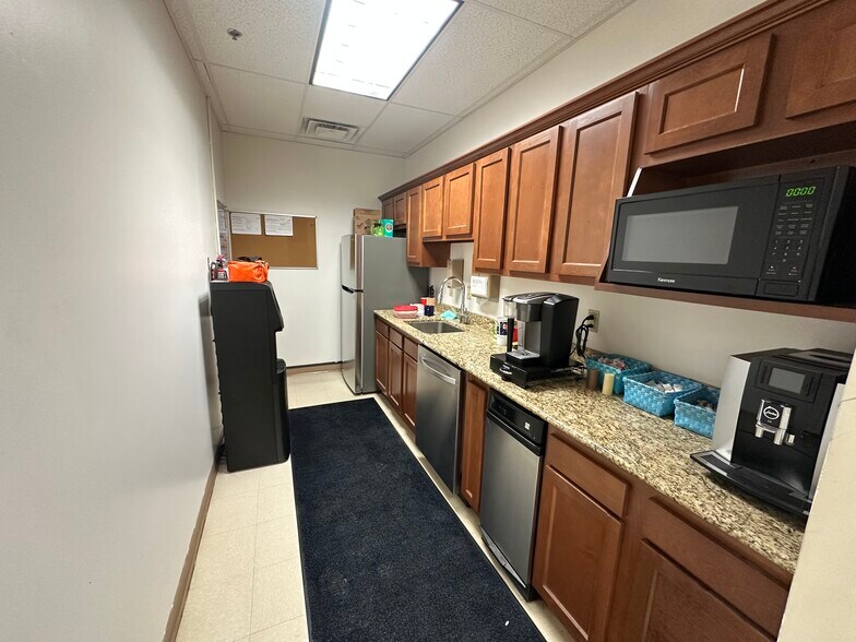 More Photos Of 112 Corporate Dr, Morgantown Warehouse For Sale