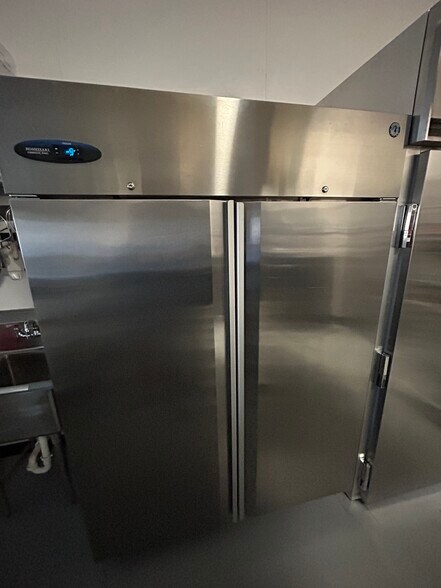 More Photos Of 901 Abernathy Rd, Sandy Springs Apartments For Sale