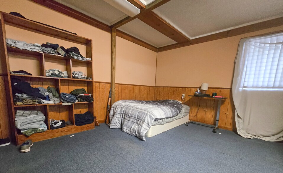 More Photos Of 398 S Main St, Hartville General Retail For Sale
