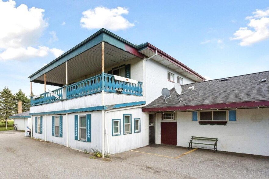More Photos Of 6815 Dixie Hwy, Bridgeport Hotel For Sale