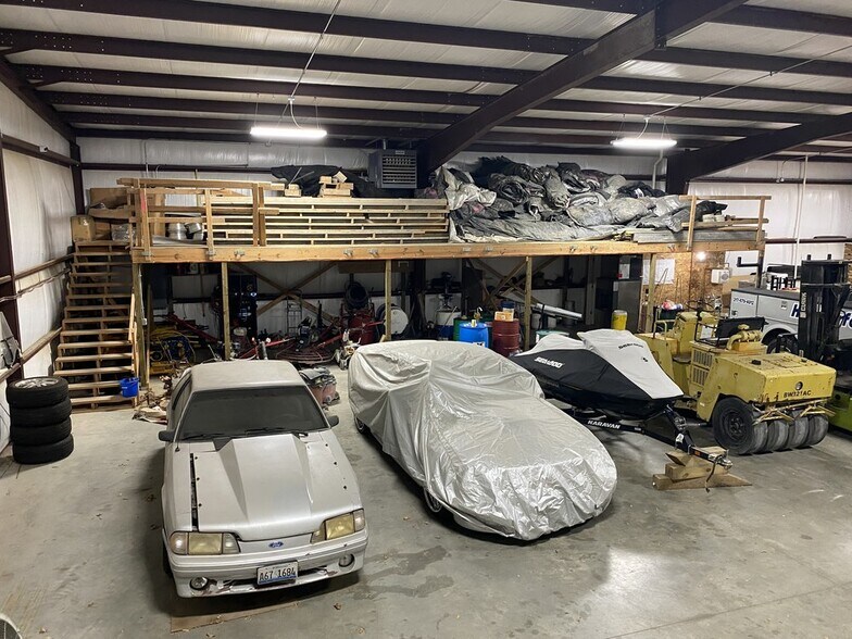 More Photos Of 3185 Grand Prix Dr, Decatur Industrial For Lease