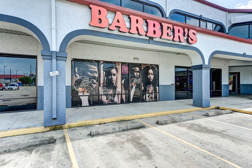 More Photos Of 324 Fm-1960 Rd, Houston General Retail For Sale
