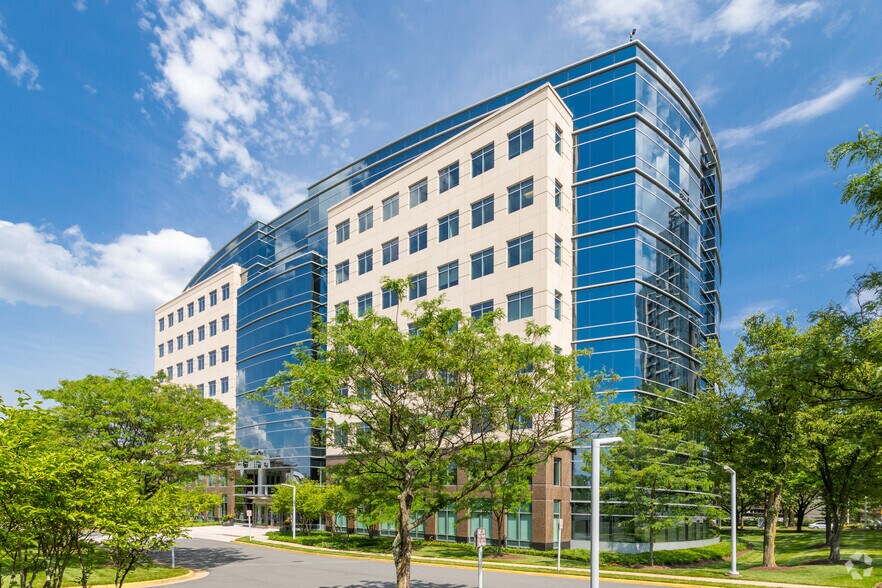 Primary Photo Of 7901 Jones Branch Dr, McLean Office For Lease