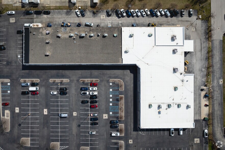 More Photos Of 300-342 W Dussel Dr, Maumee Unknown For Lease